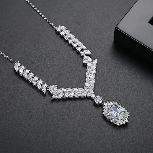 Luxury Designer Necklace for Women Heart Shape Aesthetic Jewelry