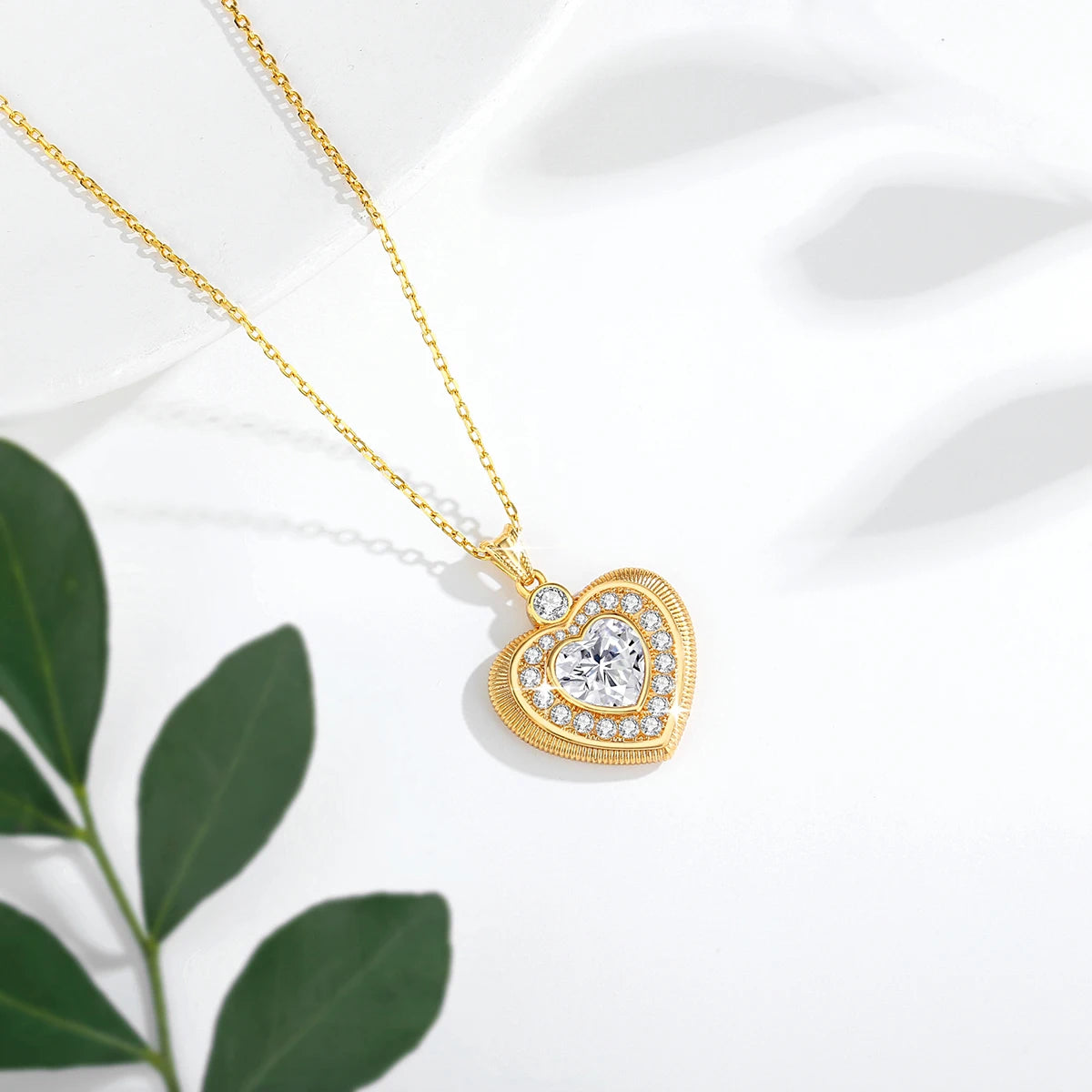 Gold Necklace 18K Heart Moissanite Pendant Luxury Jewelry