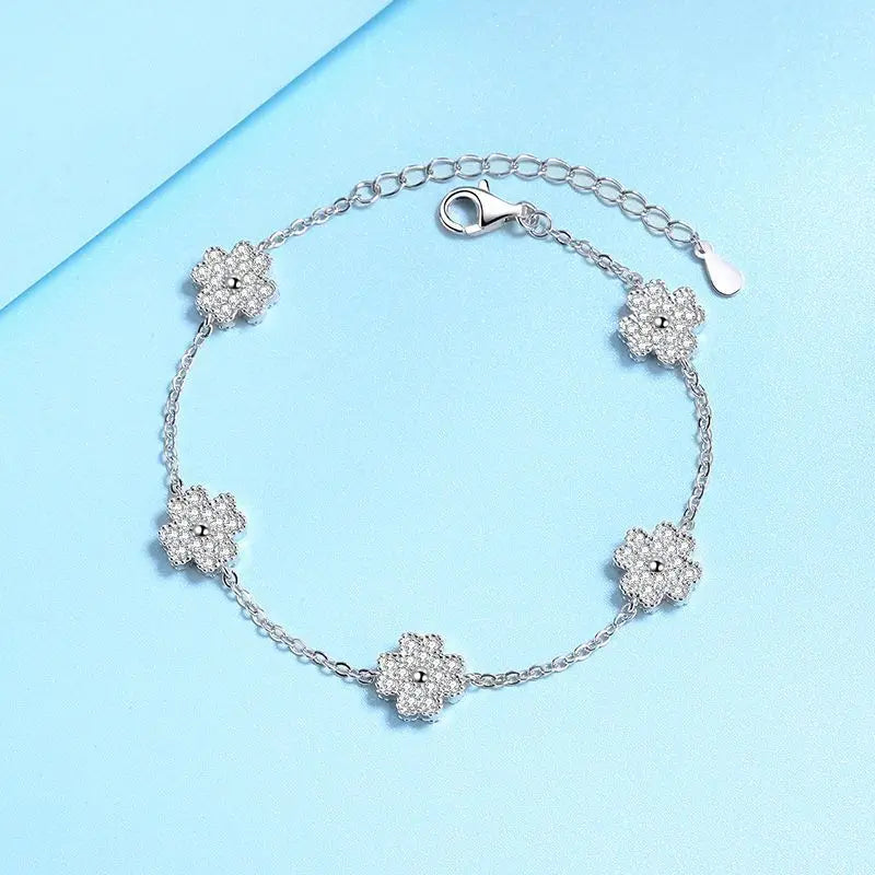 Clover Bracelet light luxury style micro-inlaid moissanite