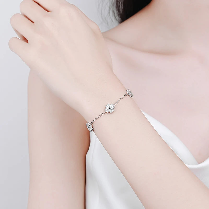 Clover Bracelet light luxury style micro-inlaid moissanite