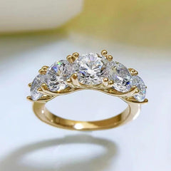 Moissanite rings Luxury with 5 sparkling on 925 Silver